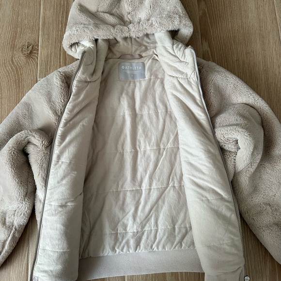 ATHLETA Faux Fur Zip Up Hoodie with zipper pockets and hidden mesh pocket - Picture 6 of 12